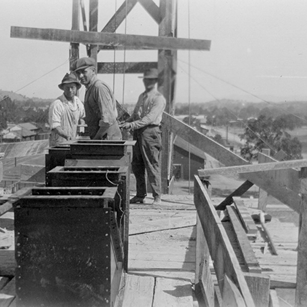 Workers erecting the Blue Diamond Almond Grower's Building in 1922